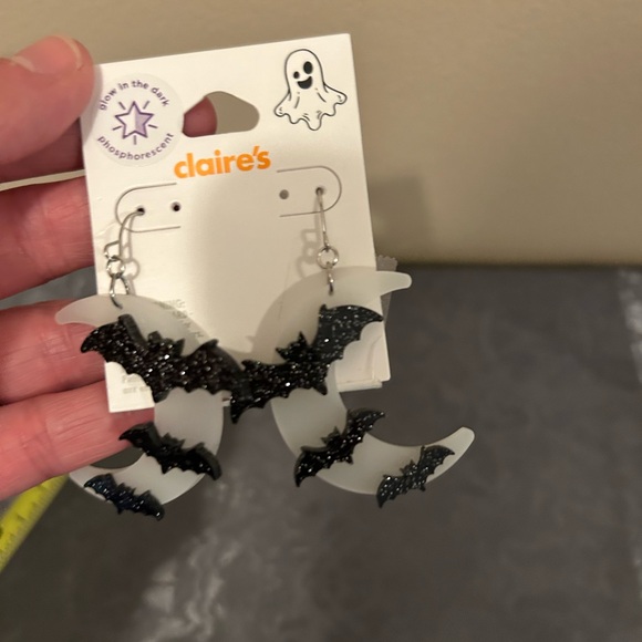 Claire's Silver and Black Crescent Earrings - Picture 1 of 4